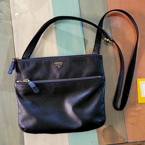 Fossil black Tinsley crossbows bag.